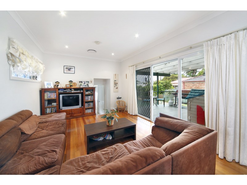 37 Raleigh Avenue, Caringbah NSW 2229