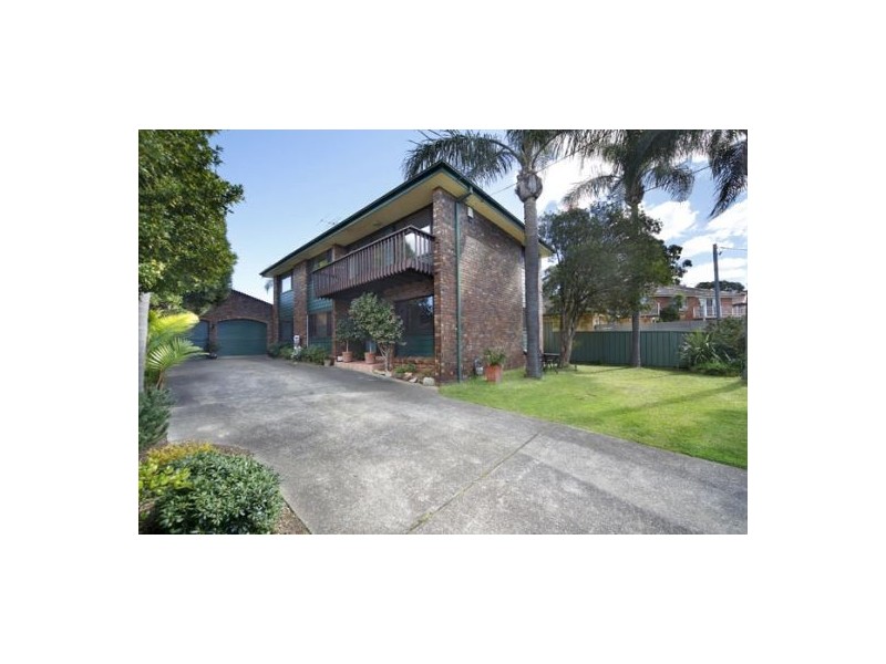 33 Queanbeyan Ave, Miranda NSW 2228