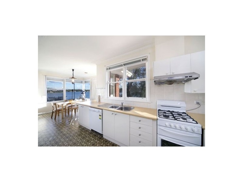 6 Wadsley Crescent, Connells Point NSW 2221