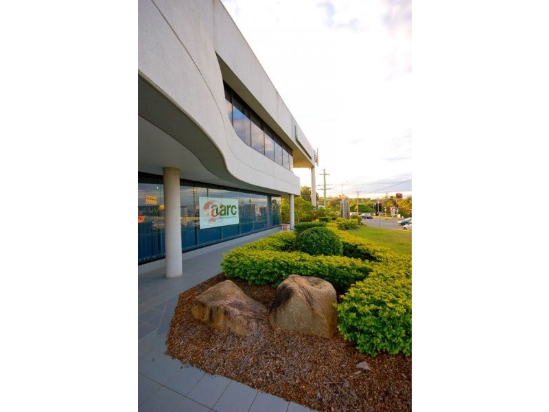 1 Swann Rd, Taringa QLD 4068