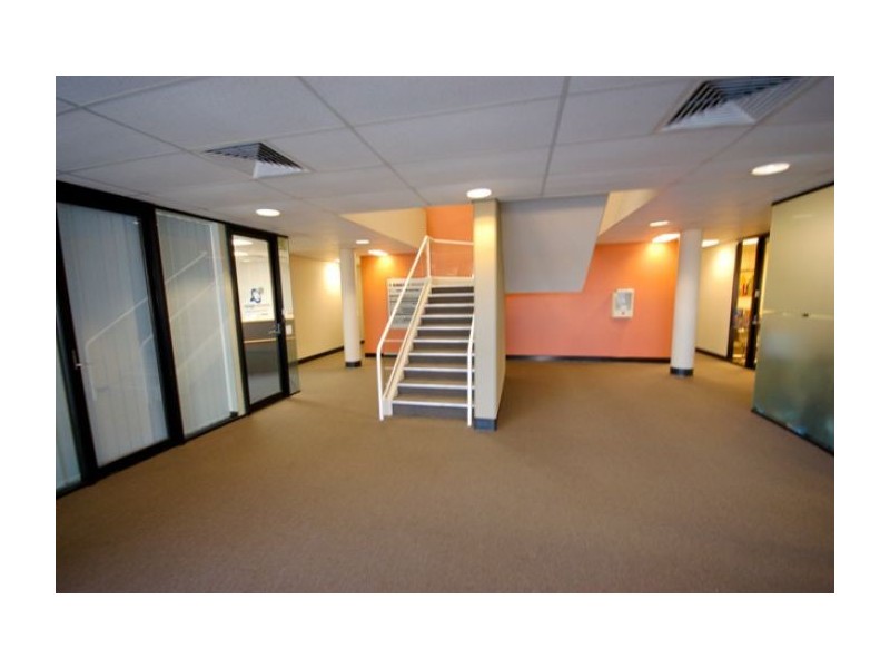 1 Swann Rd, Taringa QLD 4068