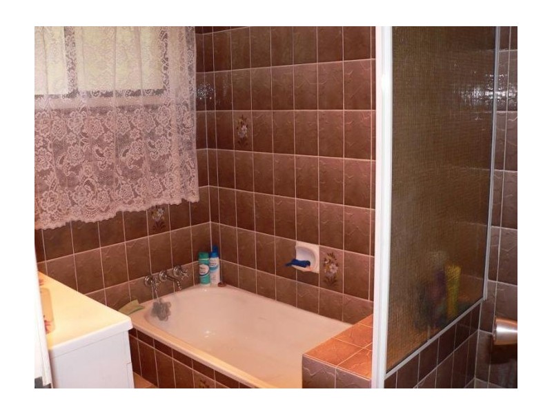 27 Taylors Rd, Walloon QLD 4306