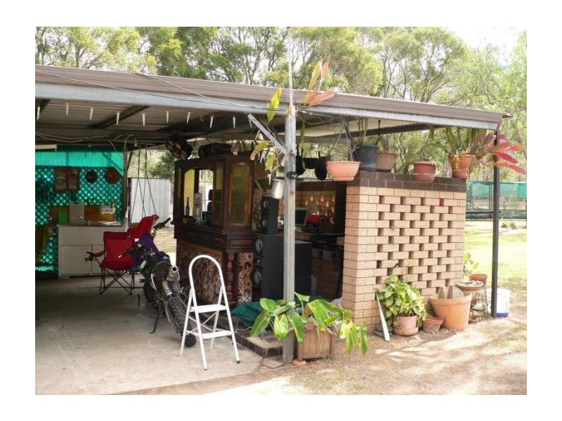 27 Taylors Rd, Walloon QLD 4306