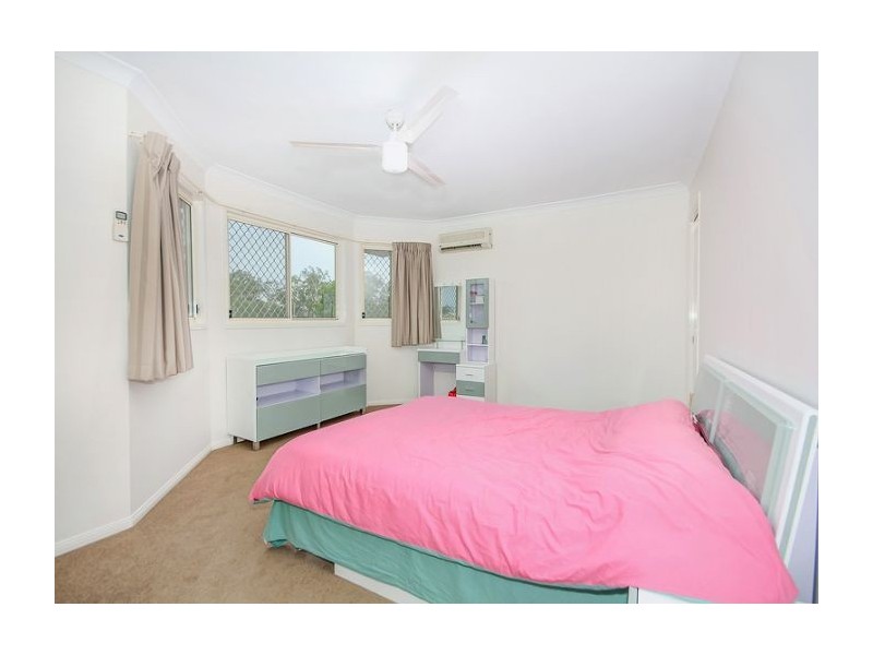 27 Karajini Crescent, Parkinson QLD 4115