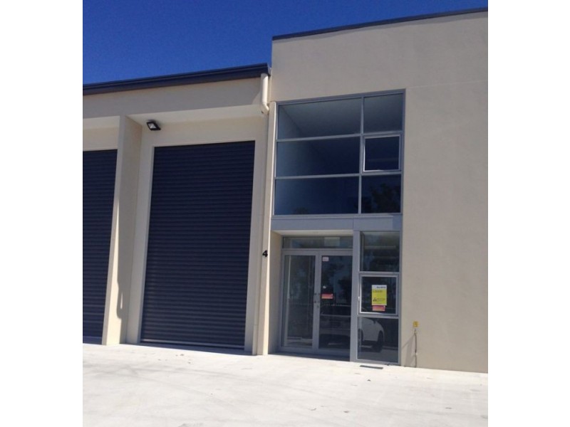 4/3 Millennium Circuit, Helensvale QLD 4212