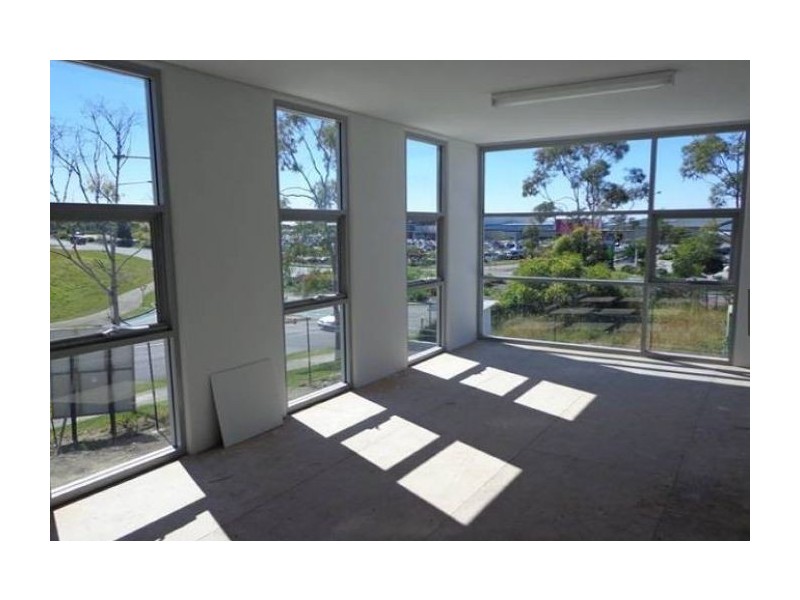 4/3 Millennium Circuit, Helensvale QLD 4212