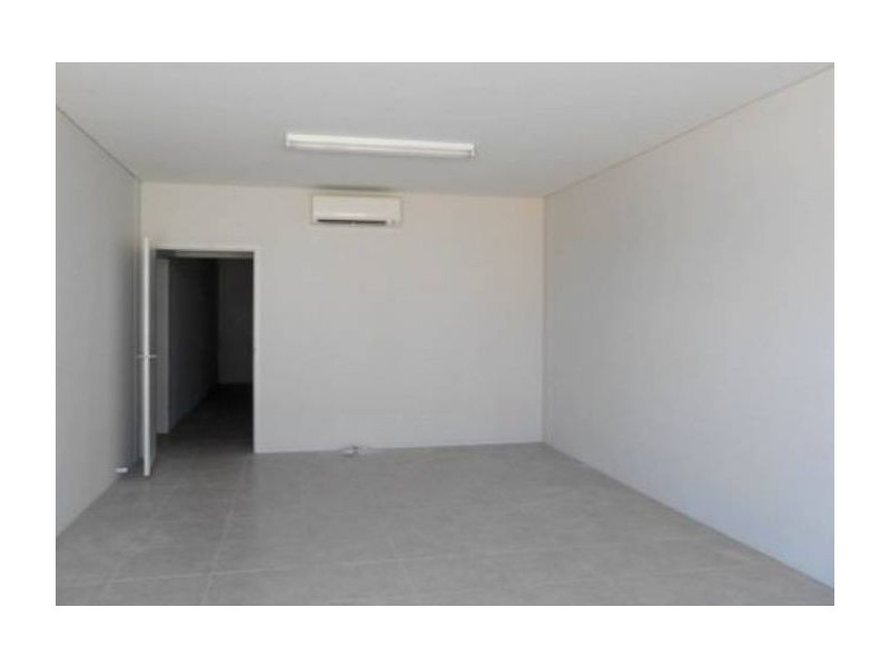 4/3 Millennium Circuit, Helensvale QLD 4212