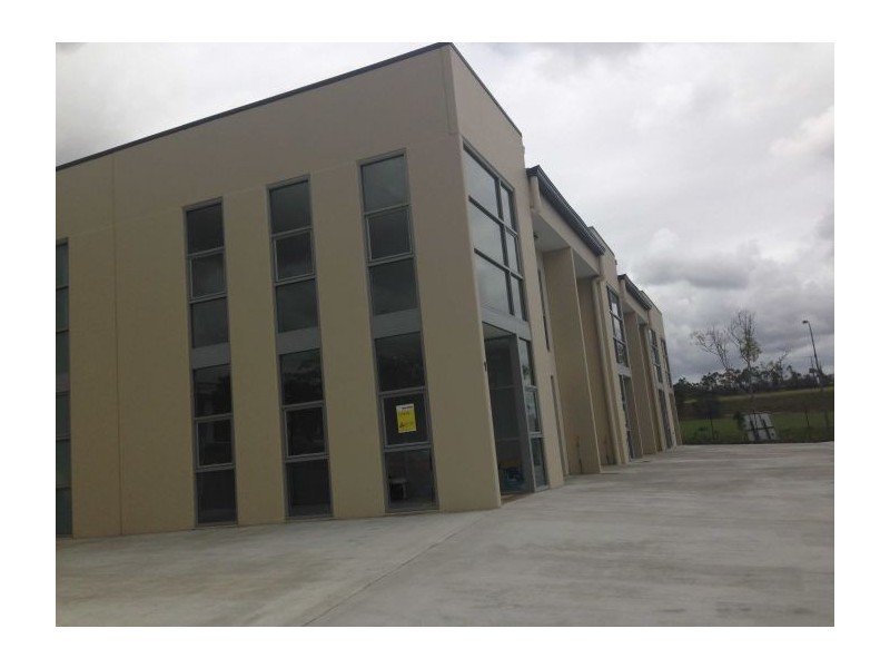 4/3 Millennium Circuit, Helensvale QLD 4212