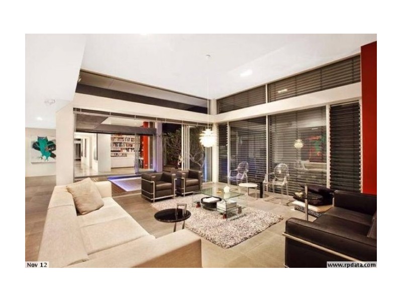 822 Legend Trail Road, Robina QLD 4226