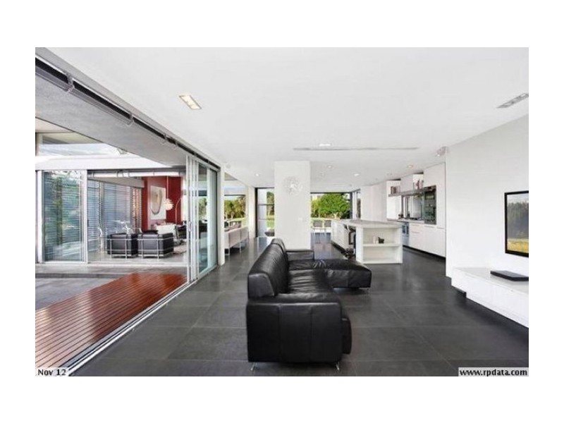 822 Legend Trail Road, Robina QLD 4226