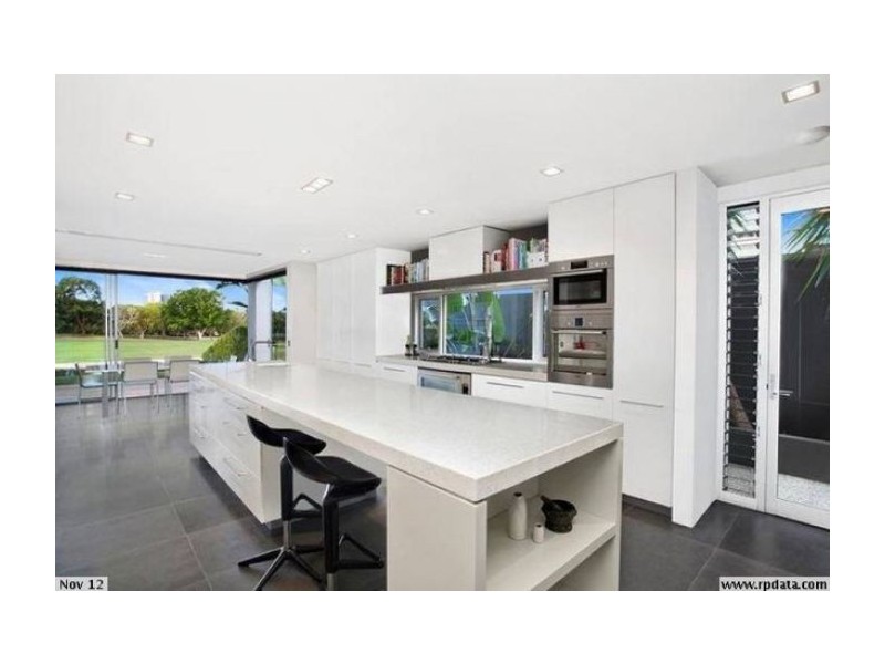 822 Legend Trail Road, Robina QLD 4226