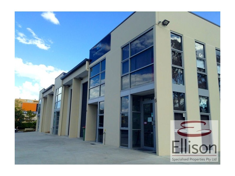 2/3 Millennium Circuit, Helensvale QLD 4212