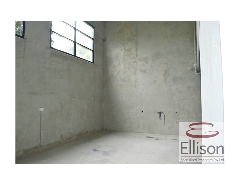 33/8 Riverland Drive, Loganholme QLD 4129