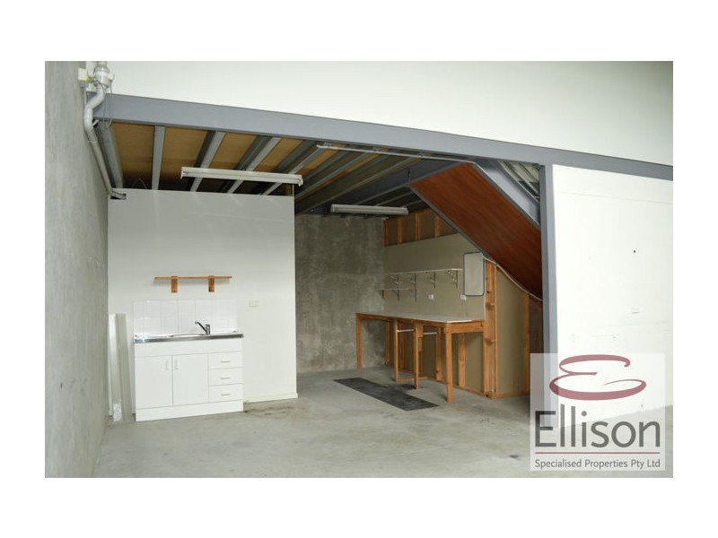 33/8 Riverland Drive, Loganholme QLD 4129