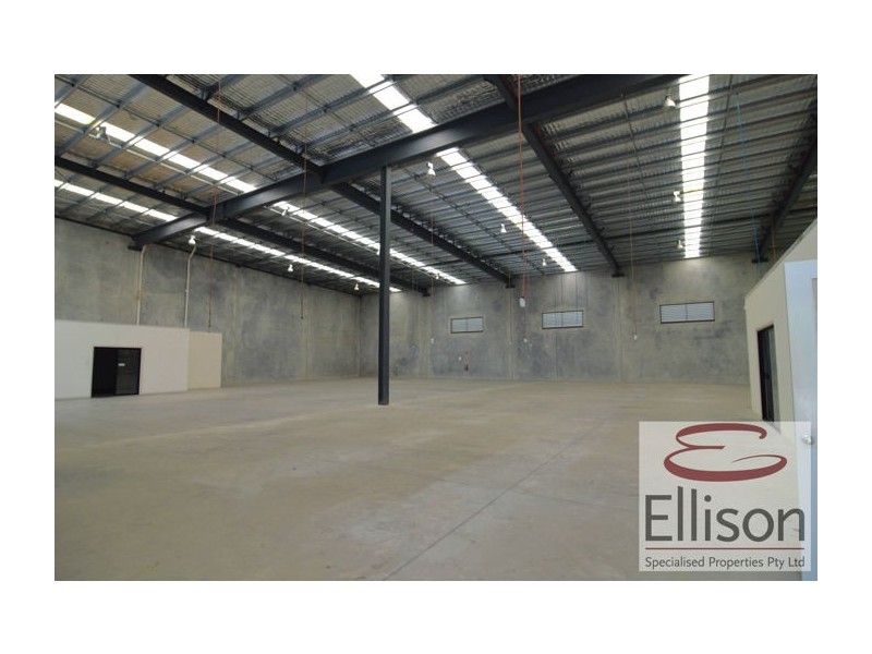 33 Nealdon Drive, Meadowbrook QLD 4131