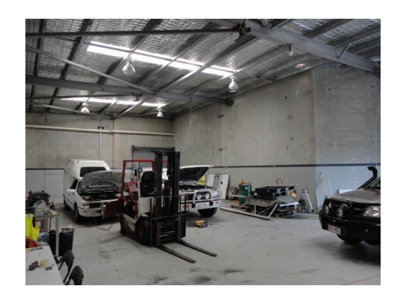 Unit 5/9 Commerce Circuit, Yatala QLD 4207