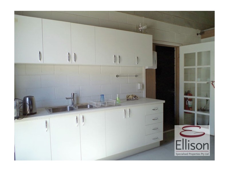 3/207 Queens Road, Kingston QLD 4114