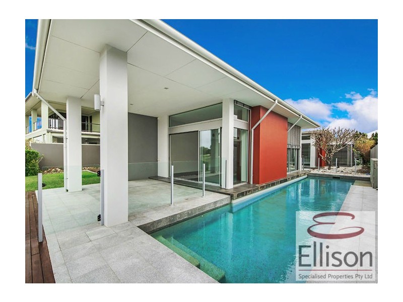 822 Legend Trail Road, Robina QLD 4226