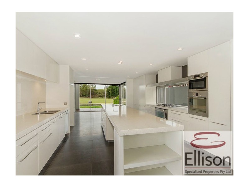 822 Legend Trail Road, Robina QLD 4226