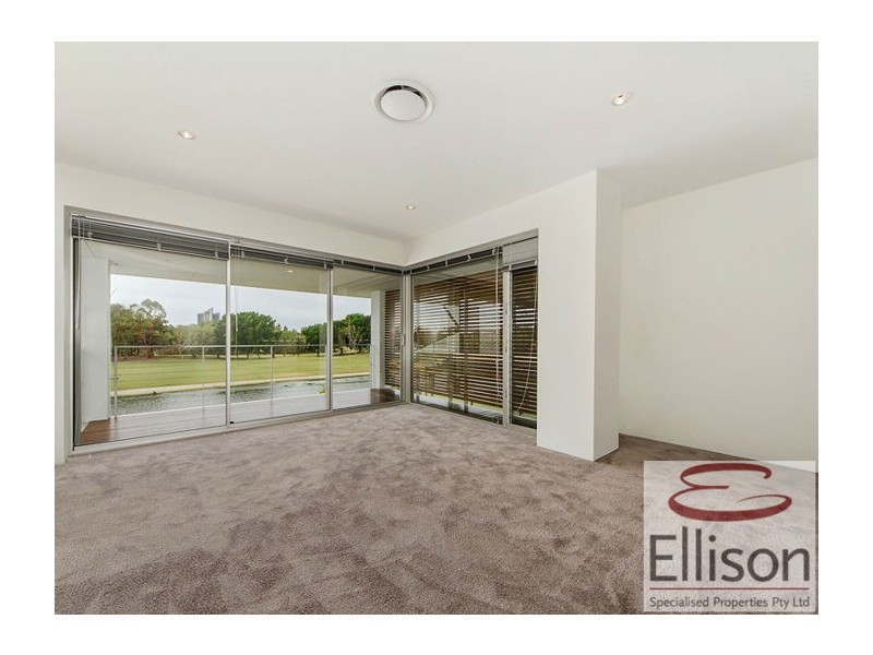 822 Legend Trail Road, Robina QLD 4226