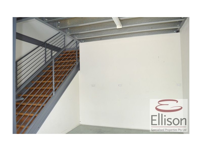 33/8 Riverland Drive, Loganholme QLD 4129