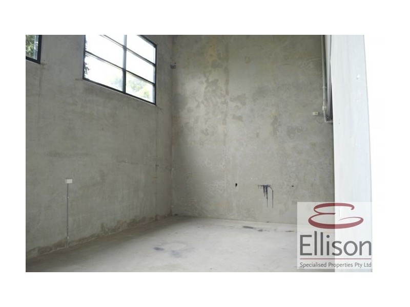 33/8 Riverland Drive, Loganholme QLD 4129