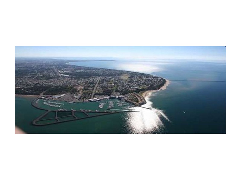 23-25 Southern Cross Crct, Urangan QLD 4655