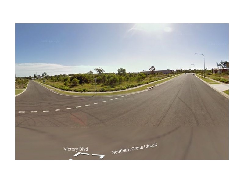 23-25 Southern Cross Crct, Urangan QLD 4655