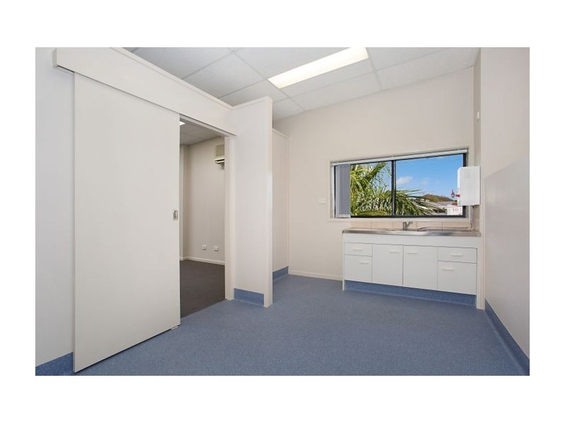 675 Pine Ridge Road, Biggera Waters QLD 4216