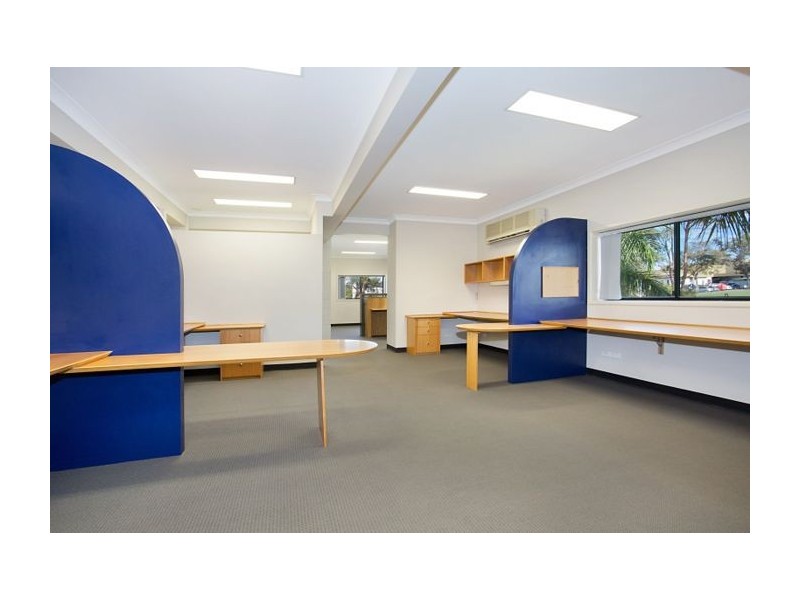 2/671 Pine Ridge Road, Arundel QLD 4214