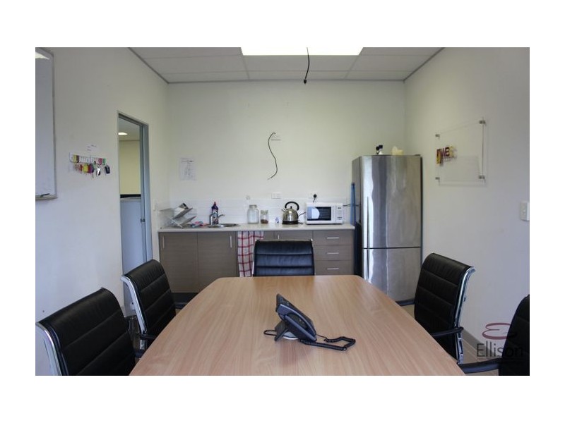 6&11/3990 Pacific Highway, Loganholme QLD 4129