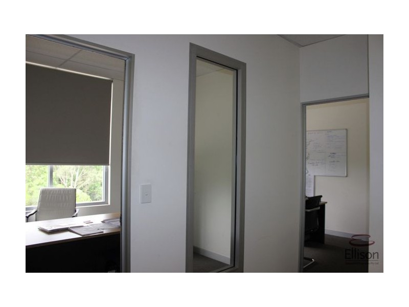 6&11/3990 Pacific Highway, Loganholme QLD 4129