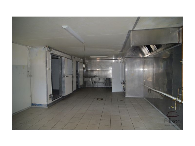 2/4 Olympic Circuit, Southport QLD 4215