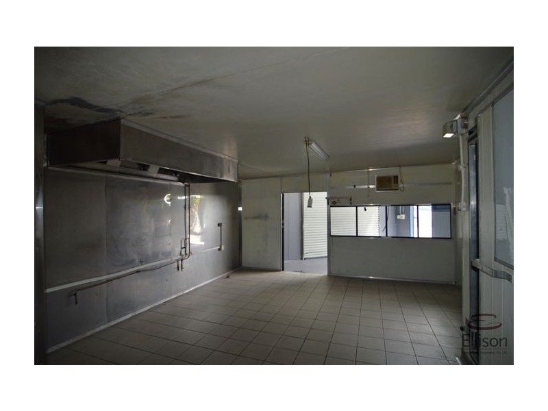 2/4 Olympic Circuit, Southport QLD 4215