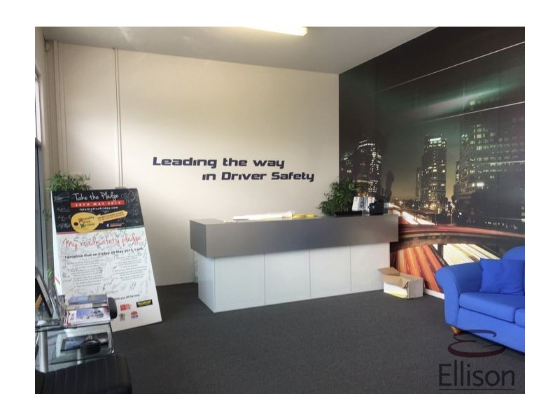 2/4 Old Pacific Highway, Yatala QLD 4207