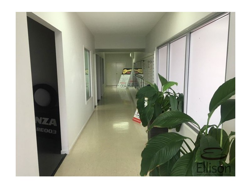 2/4 Old Pacific Highway, Yatala QLD 4207