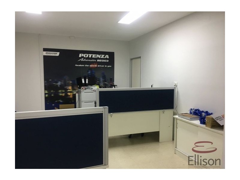 2/4 Old Pacific Highway, Yatala QLD 4207