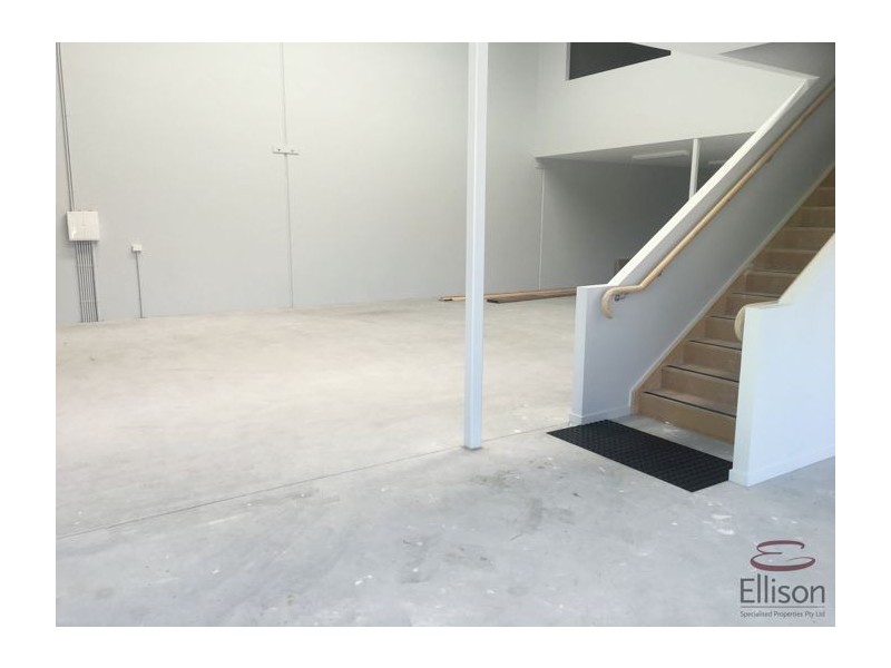 9B Sinclair Street, Arundel QLD 4214