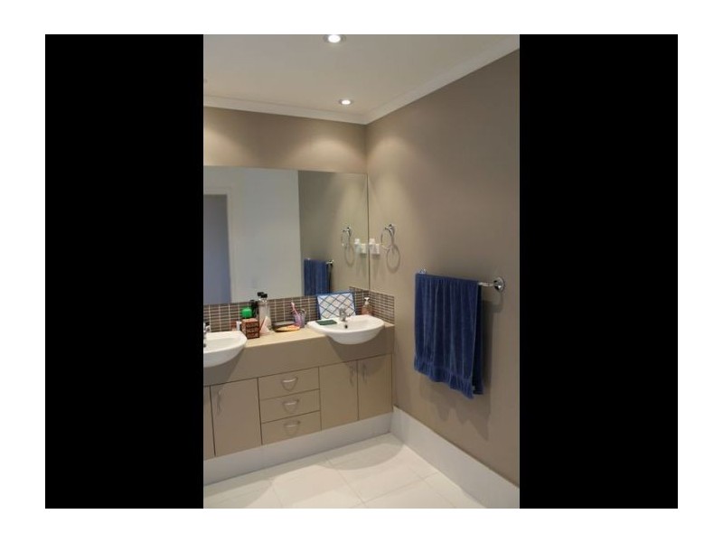 1/139 Overland Drive, Edens Landing QLD 4207