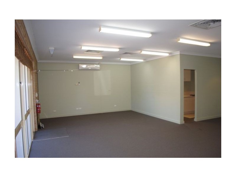 2/12 Vanessa Boulevard, Springwood QLD 4127