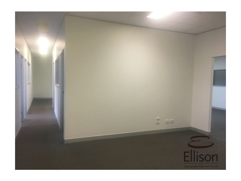 13&14/3990 Pacific Highway, Loganholme QLD 4129