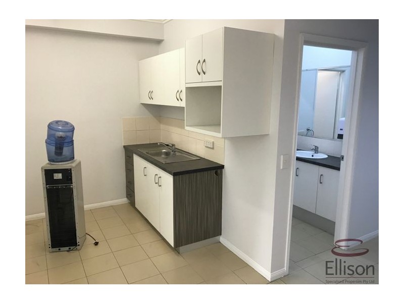 11 Ellerslie Road, Meadowbrook QLD 4131