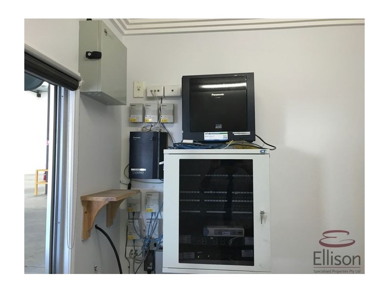 11 Ellerslie Road, Meadowbrook QLD 4131