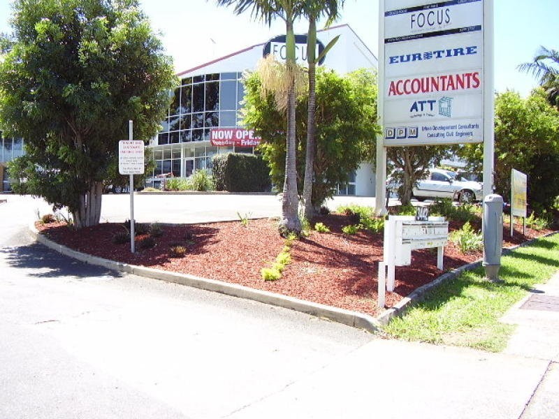 9&10/3442 Pacific Highway, Springwood QLD 4127