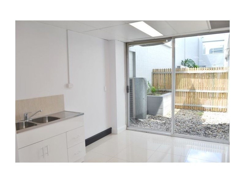 Suite 1/3368 Pacific Highway, Springwood QLD 4127