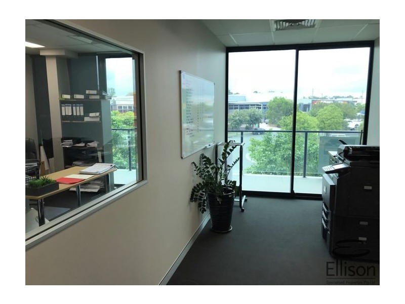 1 15 Henry Street, Loganholme QLD 4129