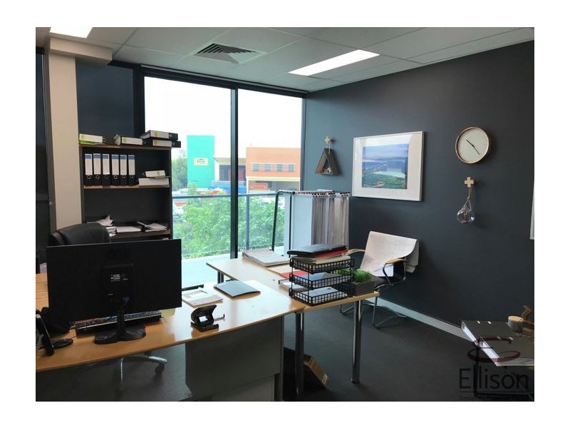 1 15 Henry Street, Loganholme QLD 4129