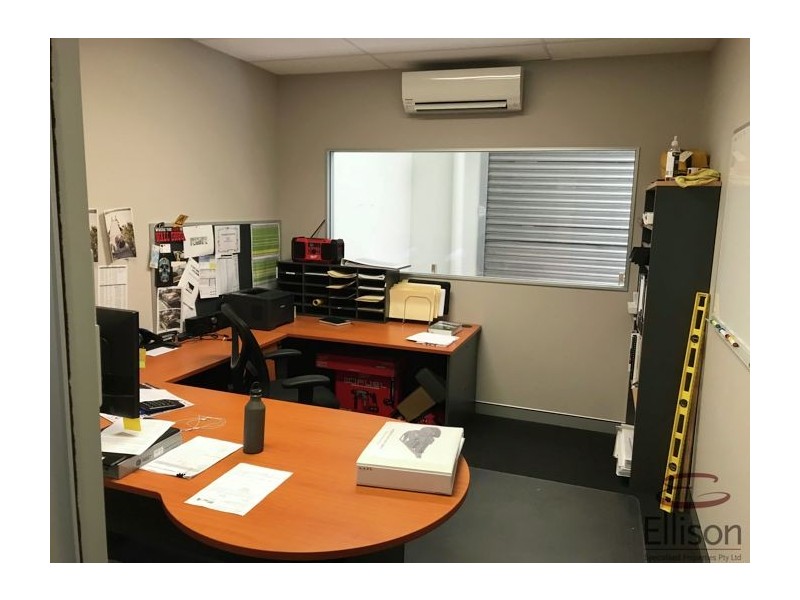 1 15 Henry Street, Loganholme QLD 4129
