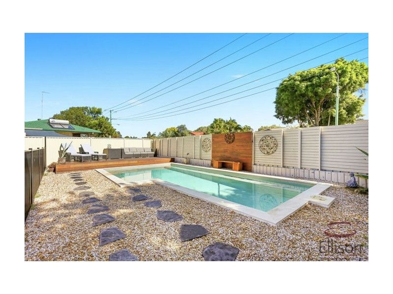 118 Whiting Street, Labrador QLD 4215