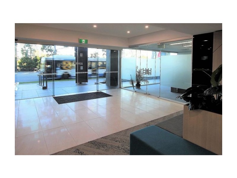 SG3/303 Coronation Drive, Milton QLD 4064